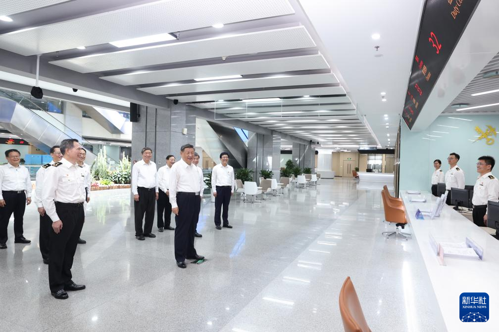 习近平在福建考察时强调 扭住目标不放松 一张蓝图绘到底 在中国式现代化建设中奋勇争先(图14)