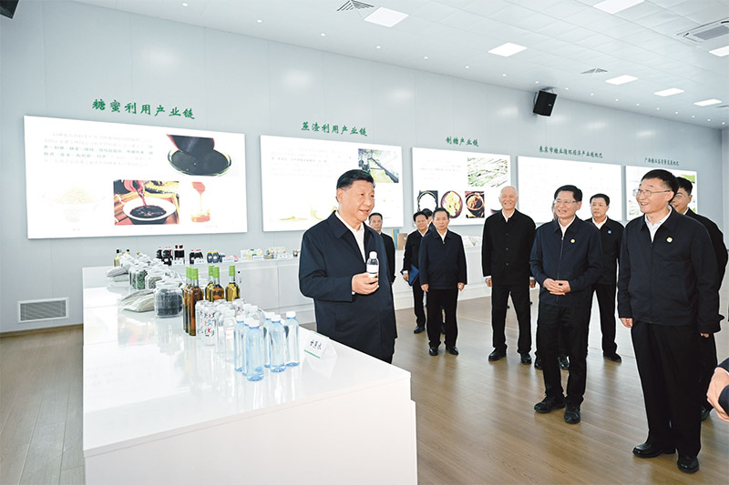 《求是》杂志发表习近平总书记重要文章《坚持和落实“两个毫不动摇”》(图4)