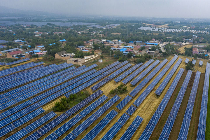 思想之光照亮奋进之路——以习近平同志为核心的党中央引领中国经济社会高质量发展迈向新境界(图9)