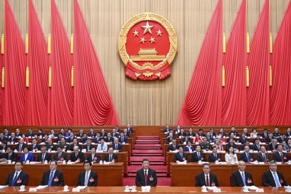 十四届全国人大二次会议在京开幕 习近平王沪宁蔡奇丁薛祥李希韩正等在主席台就座 李强作政府工作报告 赵乐际主持大会 听取关于国务院组织法修订草案的说明等